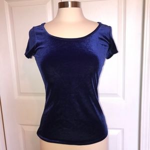 - Wet Seal velour top Keyhole M NWT